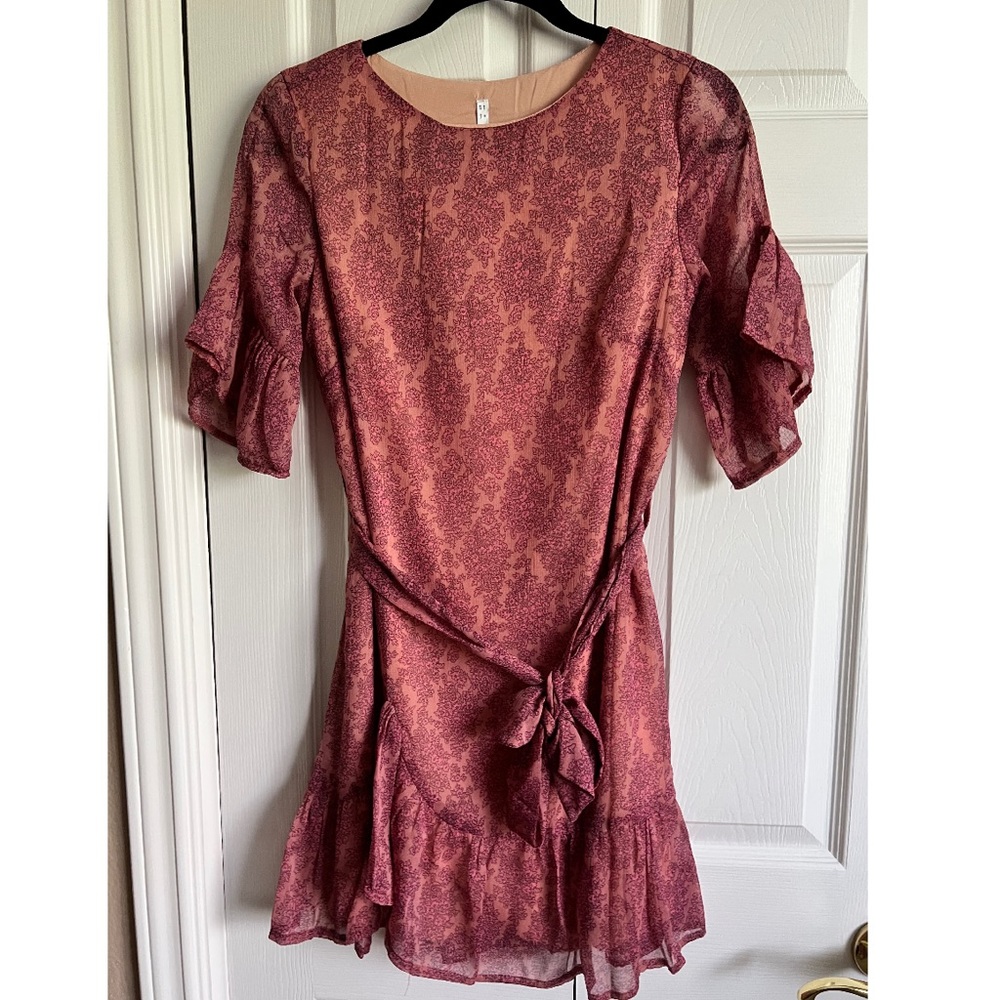 Selfie Leslie Dress